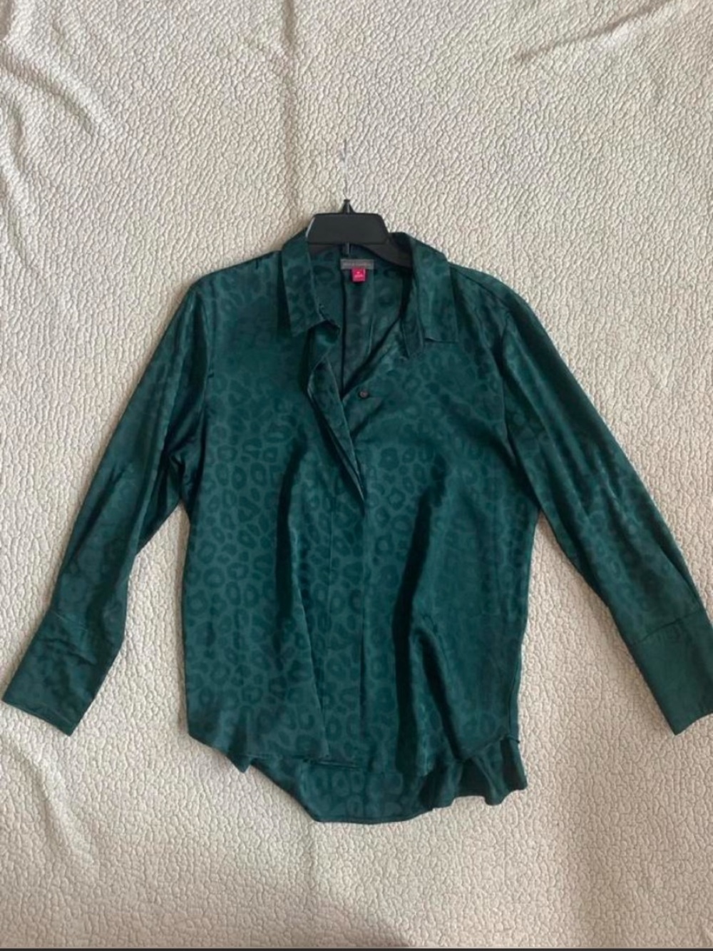 Vince Camuto Emerald Green Satin Leopard-Jacquard Blouse